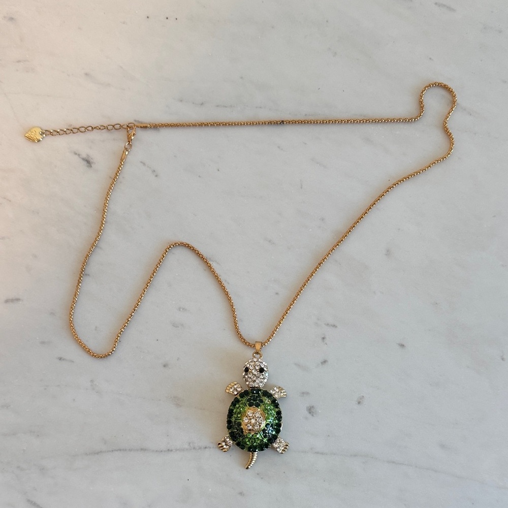 Betsey Johnson Turtle Necklace - Picture 2 of 3